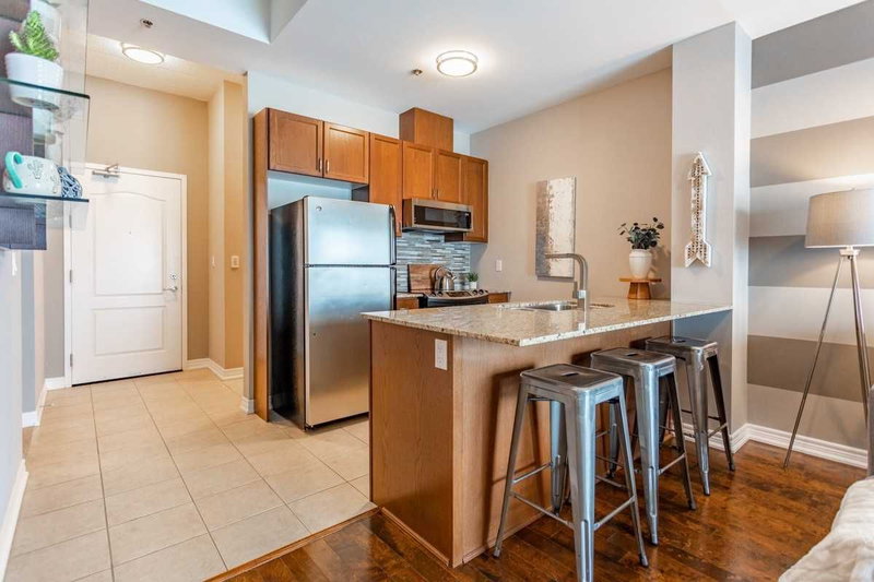 606 - 1419 Costigan Rd, Milton, L9T 2L4 | Image 2