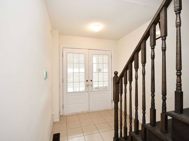 31 Shiff Cres, Brampton, L6Z 0H6 | Image 3