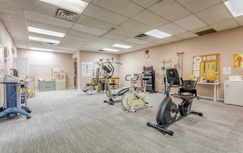 238 Queen St S, Mississauga, L5M1L5 | Image 2