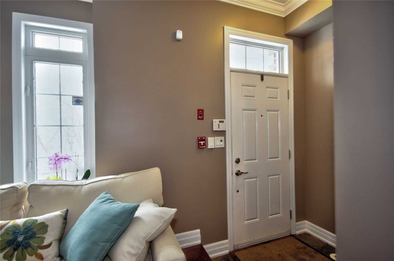 17 Peelar Mews, Toronto, M8Y0B1 | Image 3