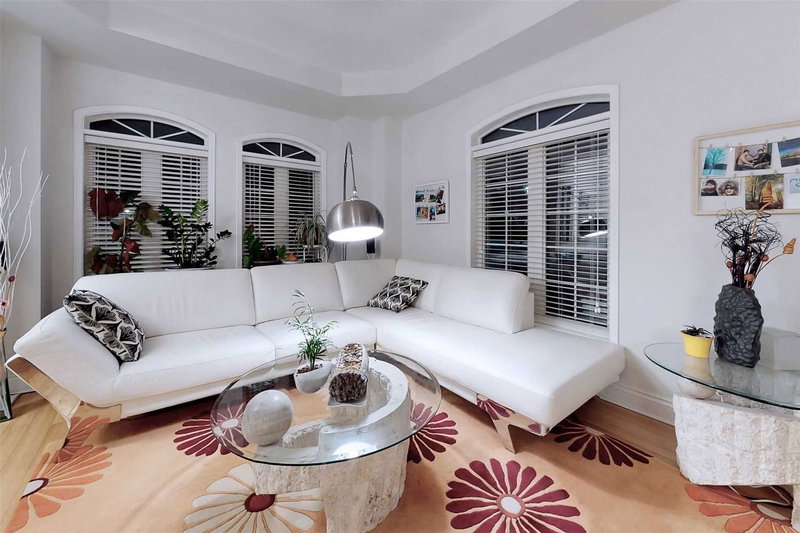 118 Gatwick Dr, Oakville, L6H6V3 | Image 3