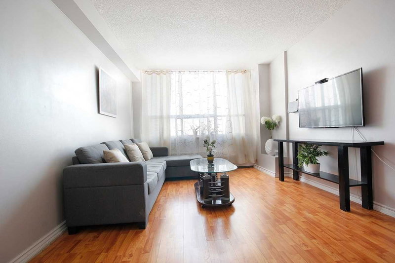 1210 - 50 Lotherton Ptwy, Toronto, M6B2G7 | Image 3