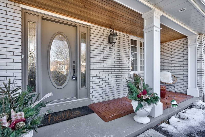 194 Solingate Dr, Oakville, L6L 3T1 | Image 3