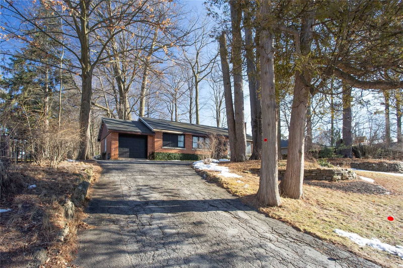 276 Lakeshore Rd W, Oakville, L6K1E8 | Image 2