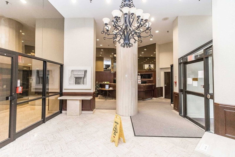 2201 - 3650 Kaneff Cres, Mississauga, L5A4A1 | Image 3