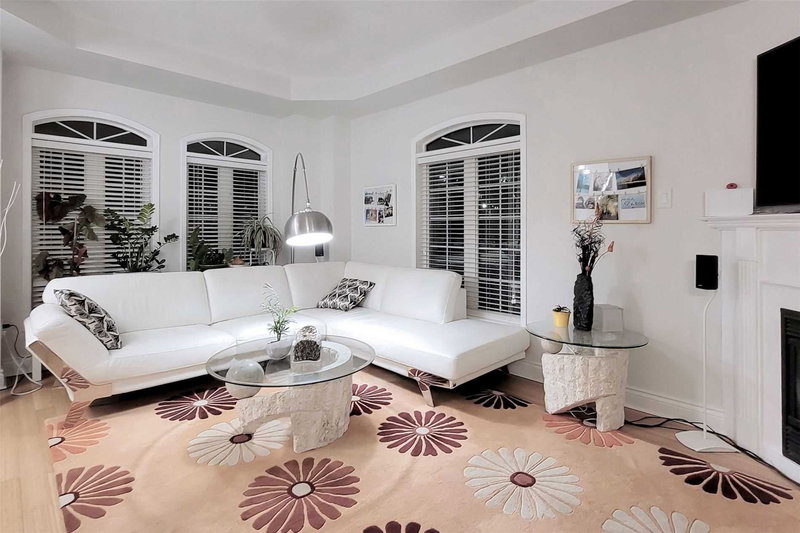 118 Gatwick Dr, Oakville, L6H6V3 | Image 3