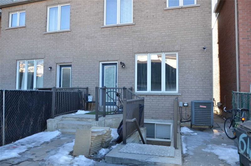 643 Sentinel Rd, Toronto, M3J-0B4 | Image 2