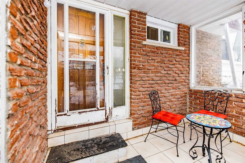 7610 Anaka Dr, Mississauga, L4T3H7 | Image 2