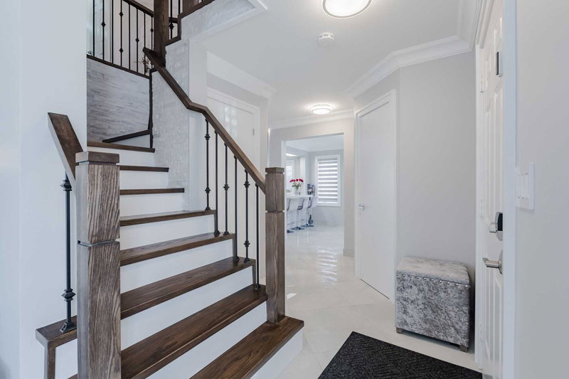 23 Coates Dr, Milton, L9T5R4 | Image 3