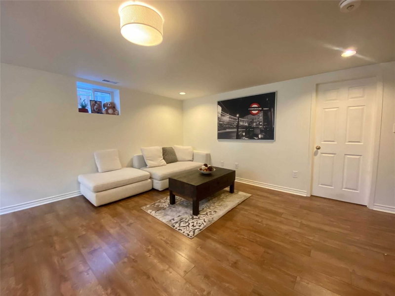 18 Shadowbrook Dr, Toronto, M9B5K9 | Image 3