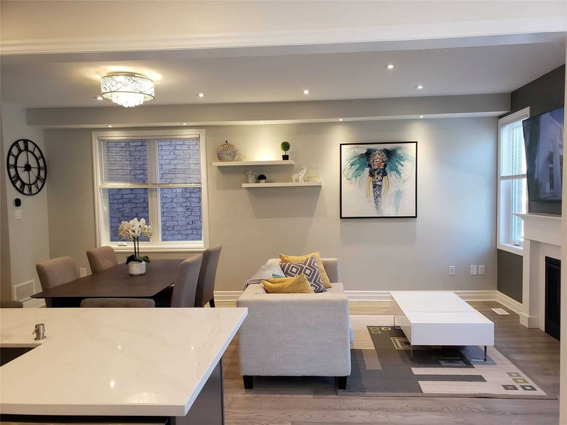 1254 Sweetfern Cres, Milton, L9E 1M1 | Image 2