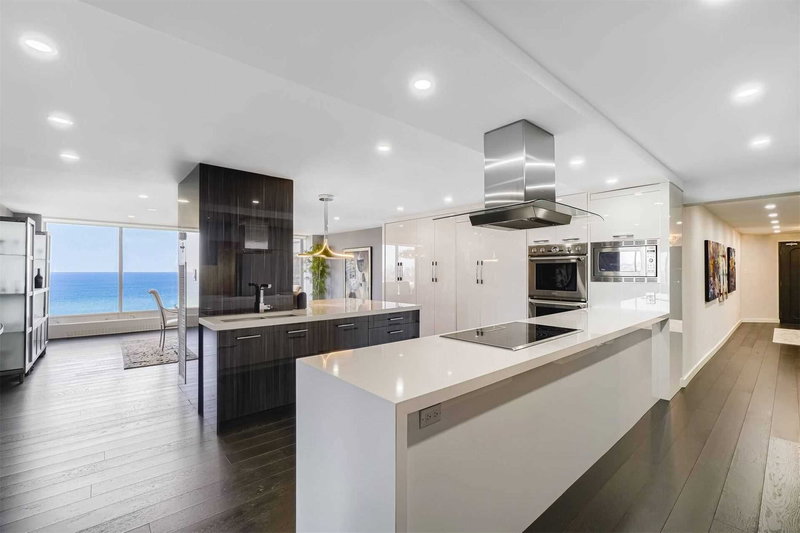 3305 - 2045 Lake Shore Blvd W, Toronto, M8V2Z6 | Image 2