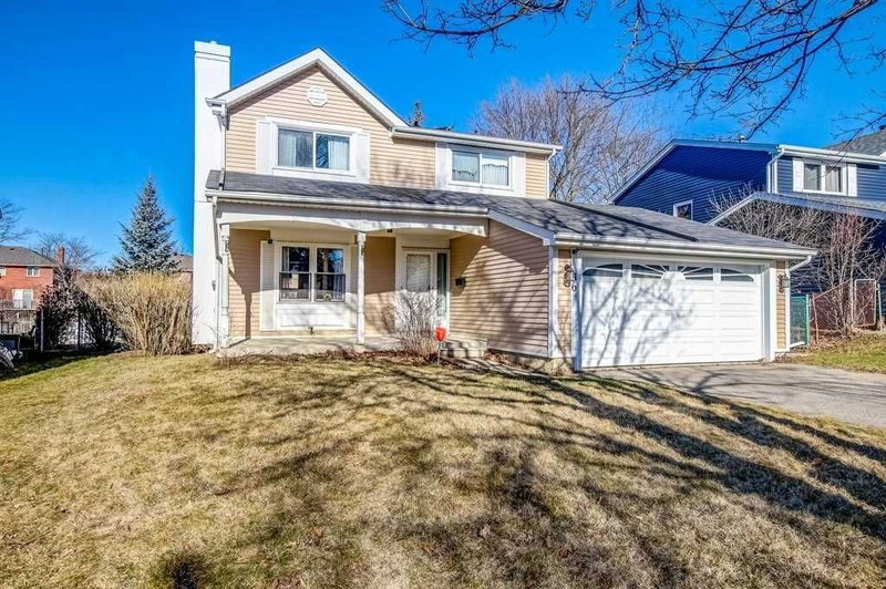 36 Blueridge Sq, Brampton, L6Z1A1 | Image 2