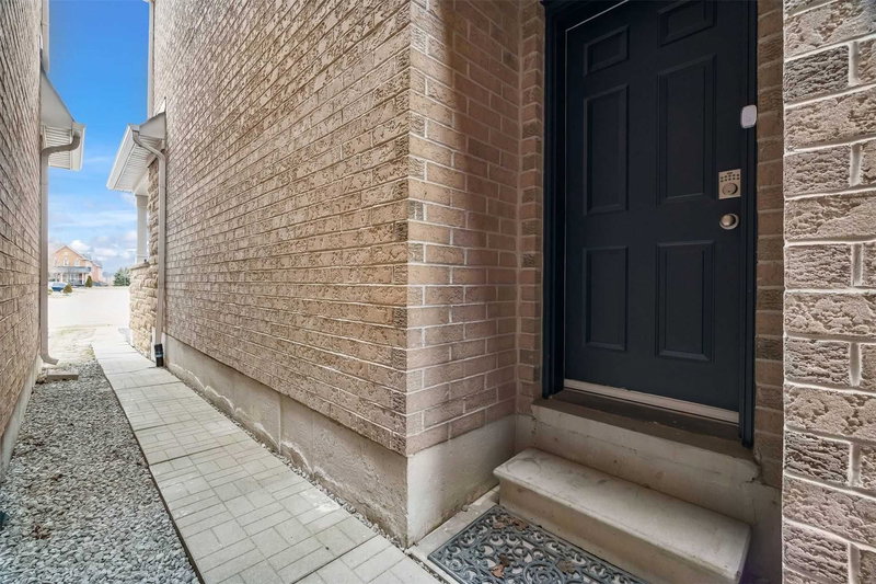 Bsmt - 12 Hadfield Circ, Brampton, L6R0N6 | Image 2