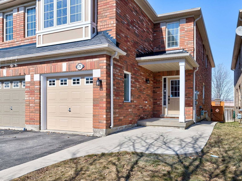 71 Herdwick St, Brampton, L6S6L6 | Image 2