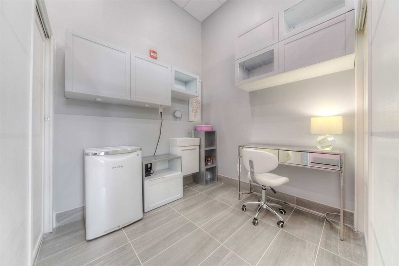 102 - 34 Plains Rd E, Burlington, L7T2B9 | Image 2