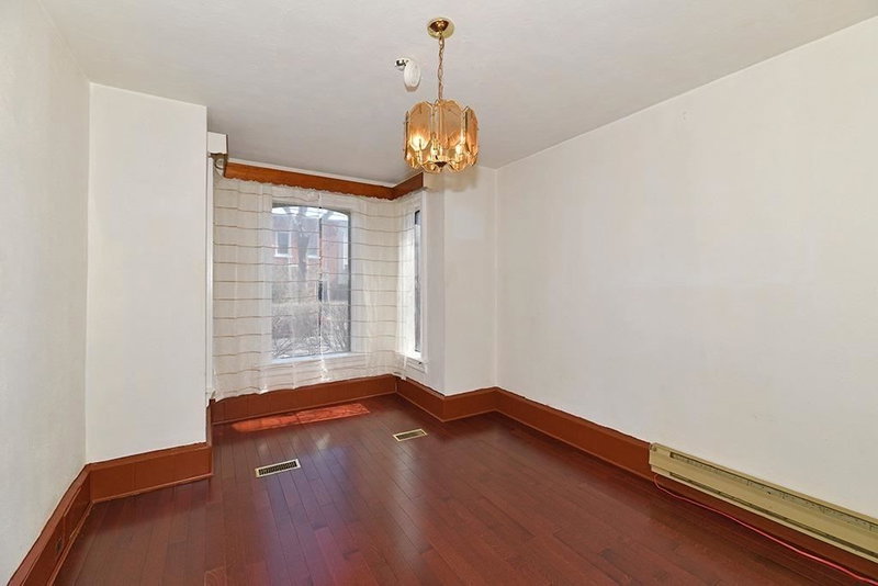 64 Gwynne Ave, Toronto, M6K2C4 | Image 2