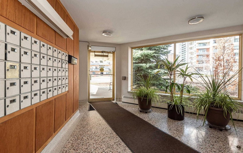 504 - 11 Fontenay Crt, Toronto, M9A4W6 | Image 3