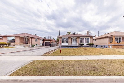 Detached House sold at 44 Strathavon Drive, Toronto, Ontario, M9V2H6 - Mount Olive-Silverstone-Jamestown - MLS: W5177080