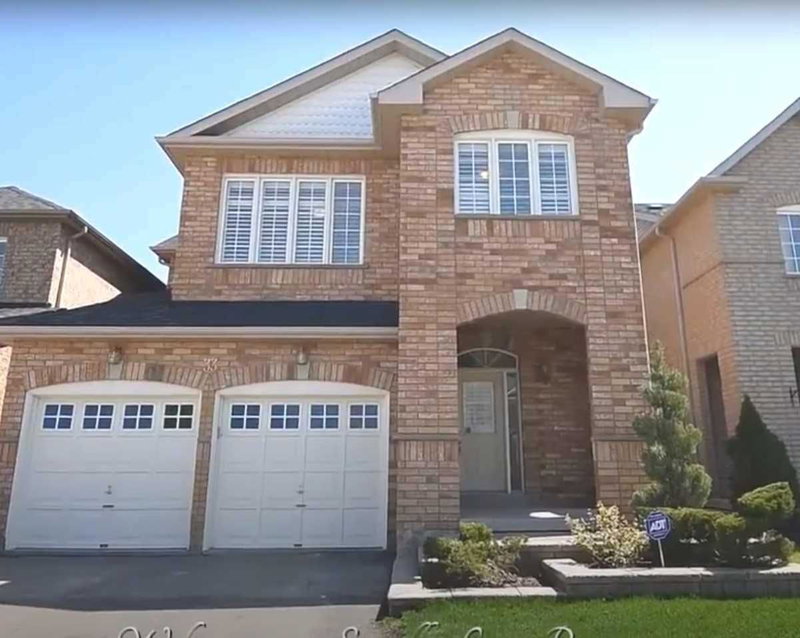 33 Sewells Lane, Brampton, L7A2Z9 | Image 2