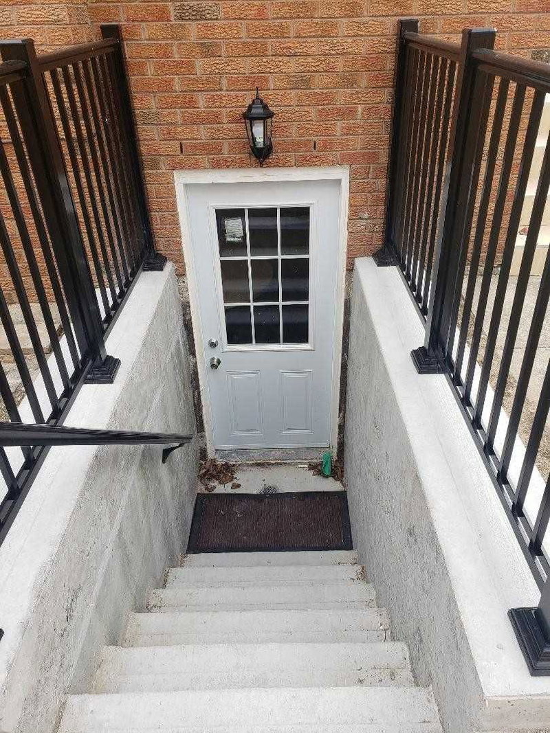 Basemen - 142 Whitchurch Mews, Mississauga, L5A4B3 | Image 2