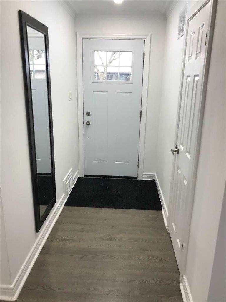 2 Sevenoaks Ave, Toronto, M8Z3P7 | Image 2