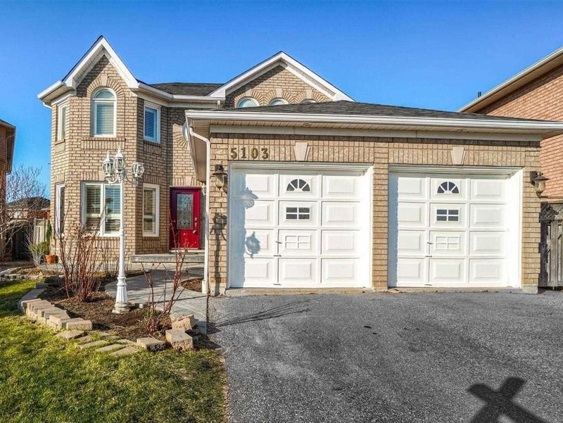 5103 Silverwater Mill Cres, Mississauga, L5V2B6 | Image 2