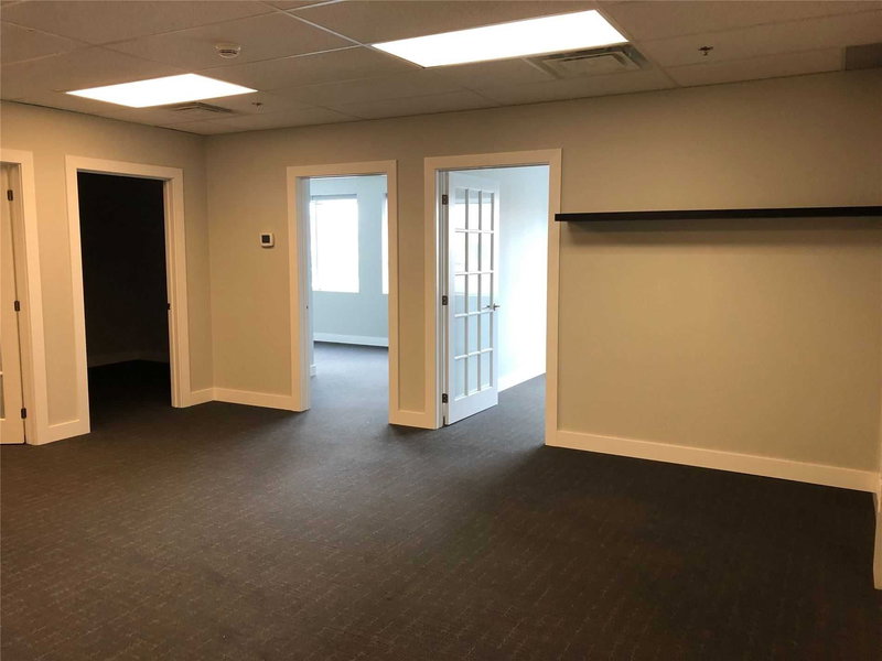 211 - 483 Dundas St, Oakville, L6M4M2 | Image 2