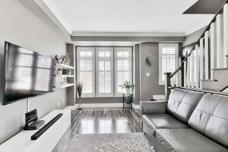 10 - 3077 Cawthra Rd, Mississauga, L5A 2X4 | Image 3