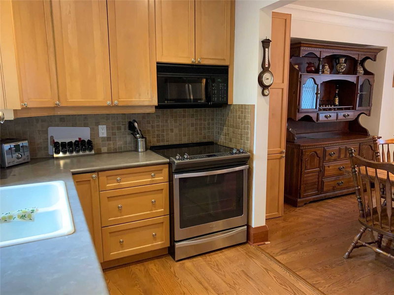 917 Royal York Rd, Toronto, M8Y2V8 | Image 2