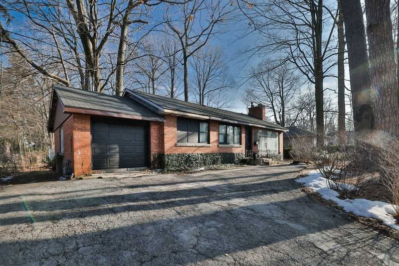 276 Lakeshore Rd W, Oakville, L6J1J1 | Image 2