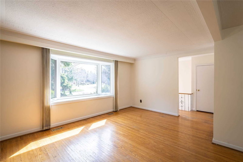 1169 Cynthia Lane, Oakville, L6J2W2 | Image 3