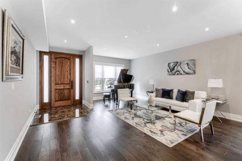 1487 Myron Dr, Mississauga, L5E2N5 | Image 3