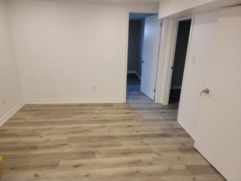 245 Foxbar Rd, Burlington, L7L 3A2 | Image 2