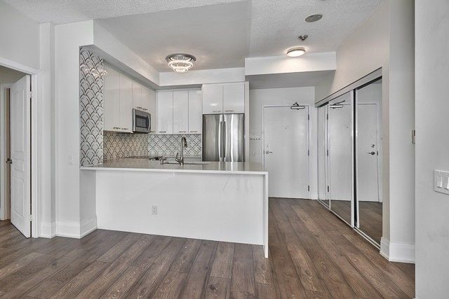 Unit 1105 — 5 Marine Parade Dr, Toronto - Mimico image-0-0