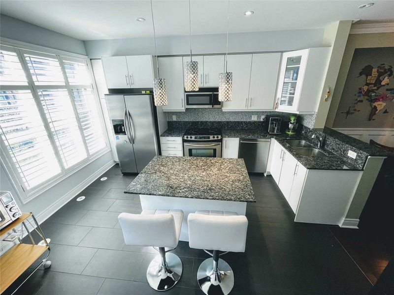 56 Lobo Mews, Toronto, M8Z0B1 | Image 3