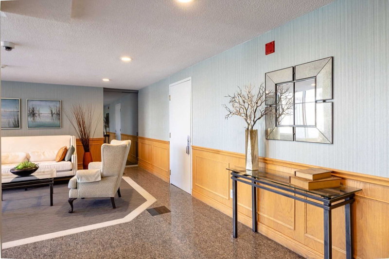 106 - 30 Anglesey Blvd, Toronto, M9A3B5 | Image 3