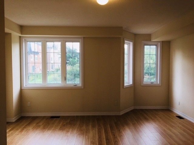 8 Shiff Cres, Brampton, L6Z0H5 | Image 3