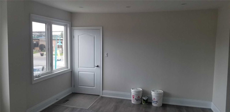 2 - 3481 Lakeshore Blvd W, Toronto, M8W1N5 | Image 3