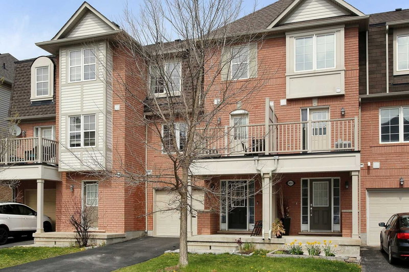 649 Frank Pl, Milton, L9T 0P8 | Image 3