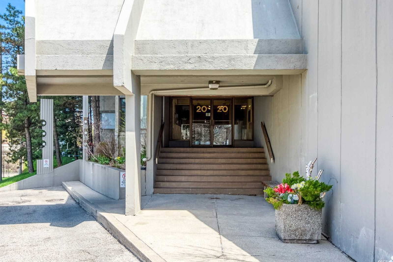 502 - 20 Speers Rd, Oakville, L6K3R5 | Image 3