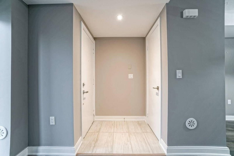 12 - 100 Dufay Rd, Brampton, L7A4A2 | Image 2