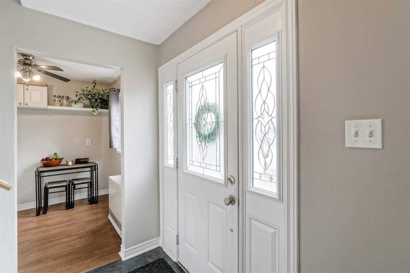 11 Hector Crt, Brampton, L6S1P1 | Image 2