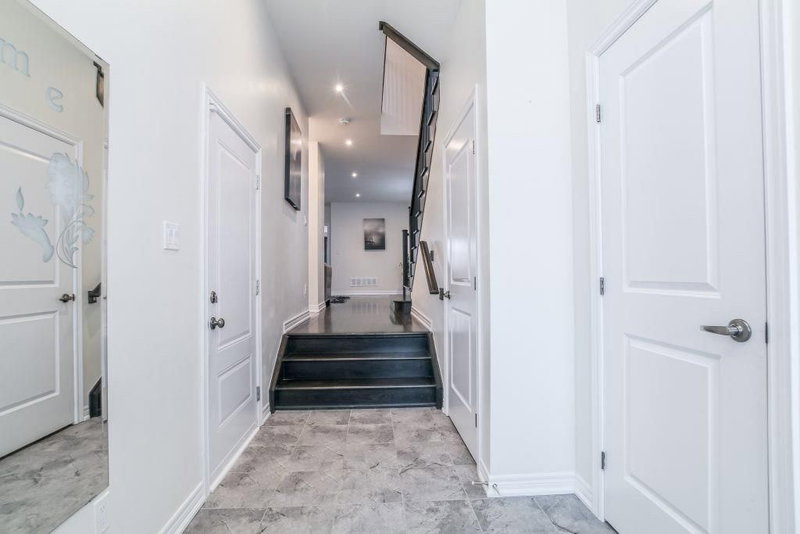 60 Humbershed Cres, Caledon, L7E2X4 | Image 2