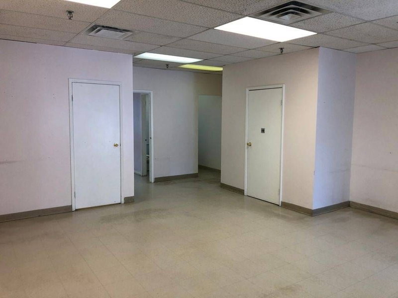 131 - 1140 Burnhamthorpe Rd W, Mississauga, L5C4E6 | Image 3