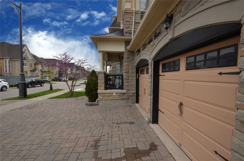 5221 Adobe Crt, Mississauga, L5M0K8 | Image 3