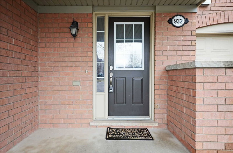 932 Burgess Gdns, Milton, L9T0K8 | Image 2