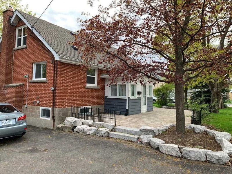 39 Woodward Ave, Brampton, L6V 1K2 | Image 3