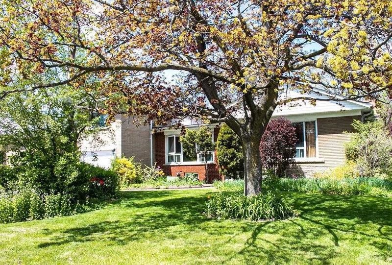104 Great Oak Dr, Toronto, M9A1N5 | Image 3