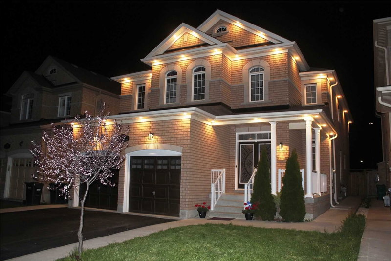 26 Messina Ave, Brampton, L6Y0M8 | Image 3